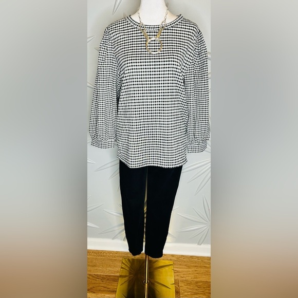 Spanx SZ SP black leggings, faux front pockets & 2 rear pockets. Waist 28”-32” - Picture 3 of 3